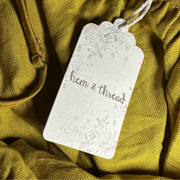 NWT Hem & Thread Mustard Yellow V Neck Scalloped Cami Tank size Small - Picture 3 of 9